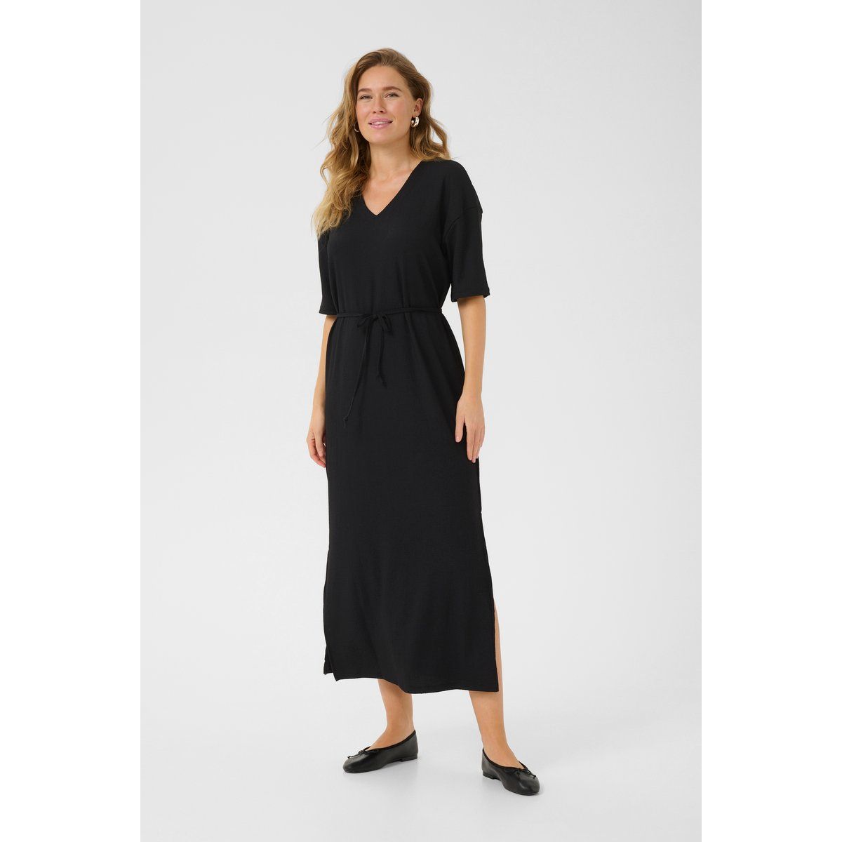 Lockeres Maxikleid mit Bindegürtel