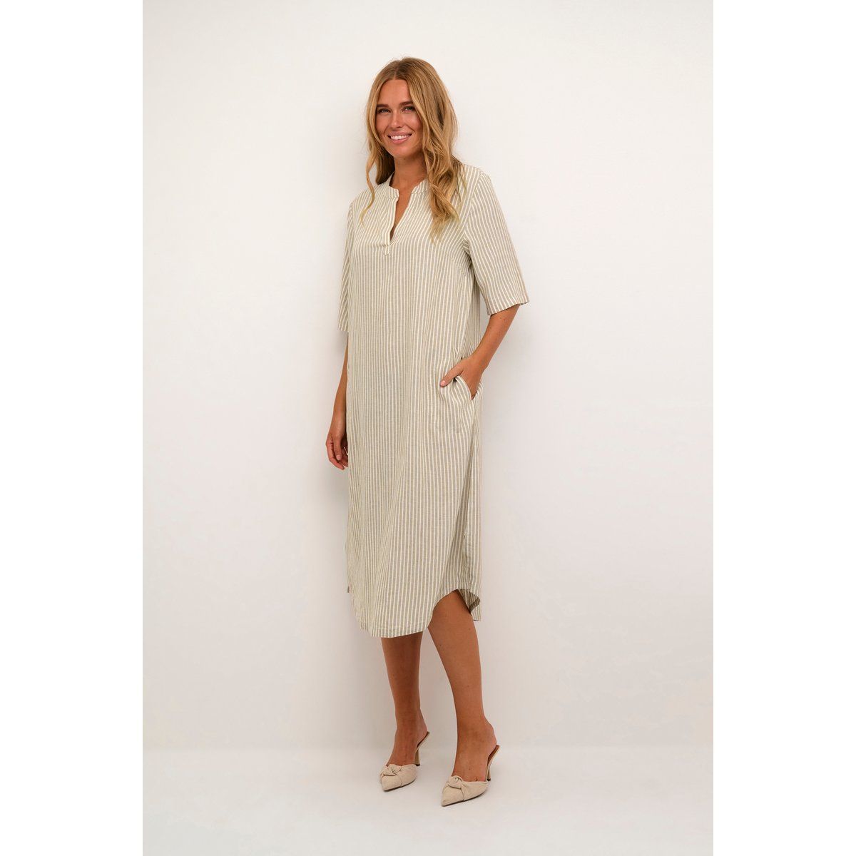 Gestreiftes Midi-Kleid aus Leinenmix