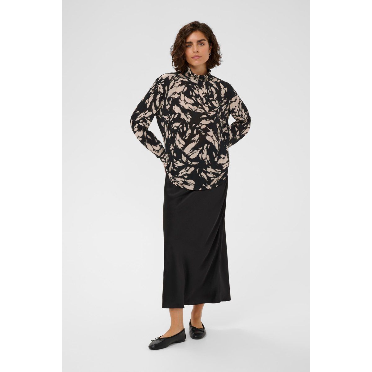 Stehkragenbluse mit abstraktem Print