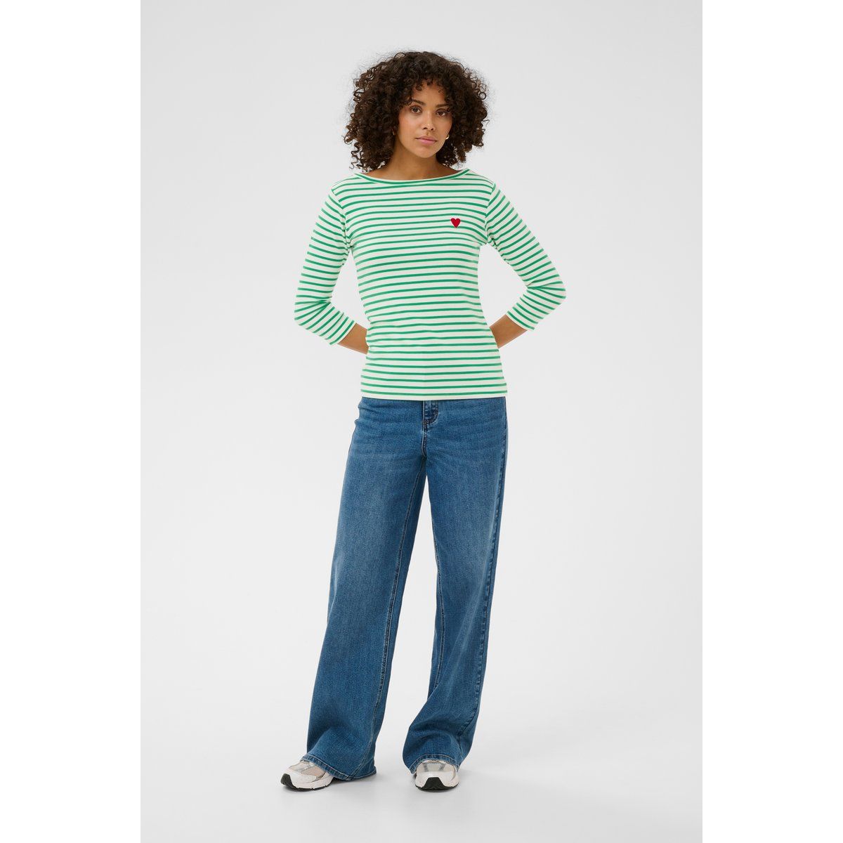 Gestreiftes U-Boot-Ausschnitt Shirt mit Herz