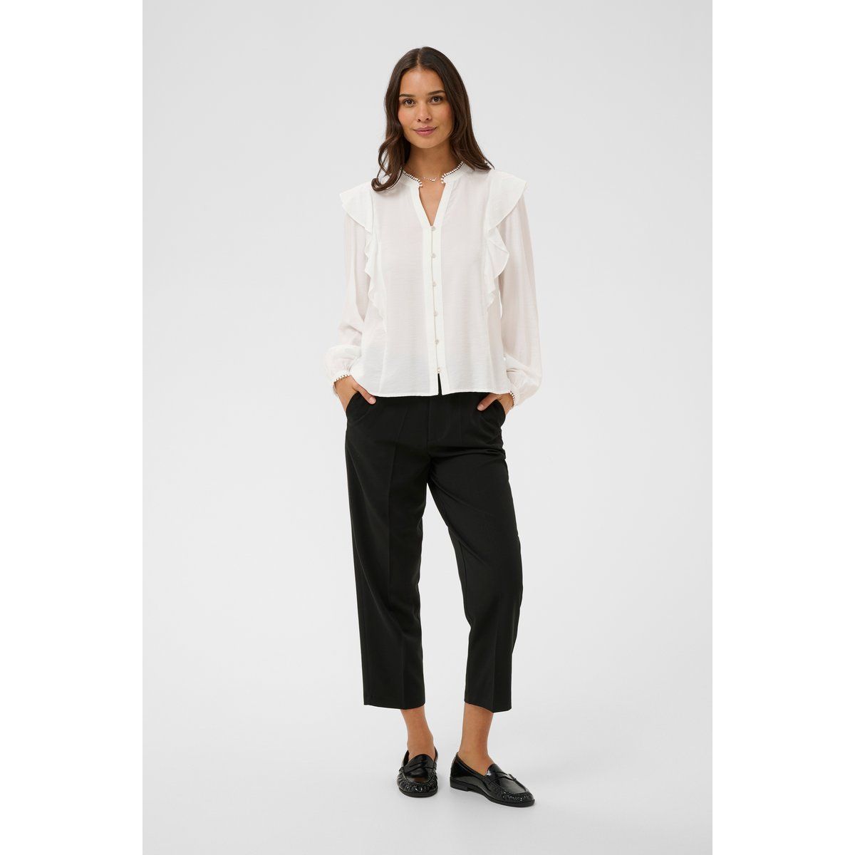 Bluse mit Rüschen und V-Ausschnitt