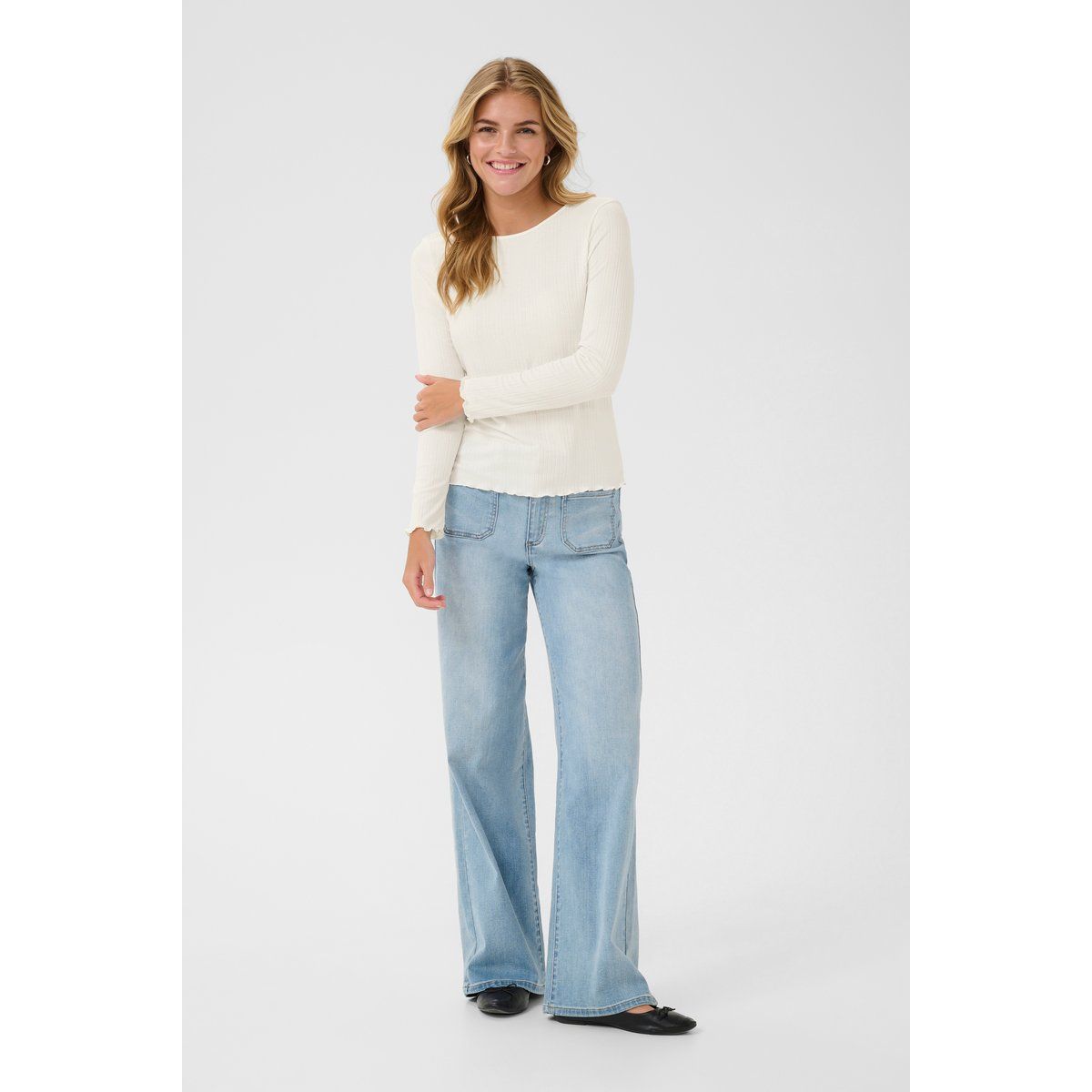 Geripptes Langarmshirt mit Rollsaum