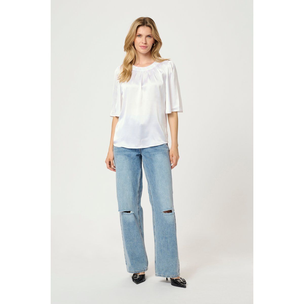 Elegante Satinbluse mit Faltenhals