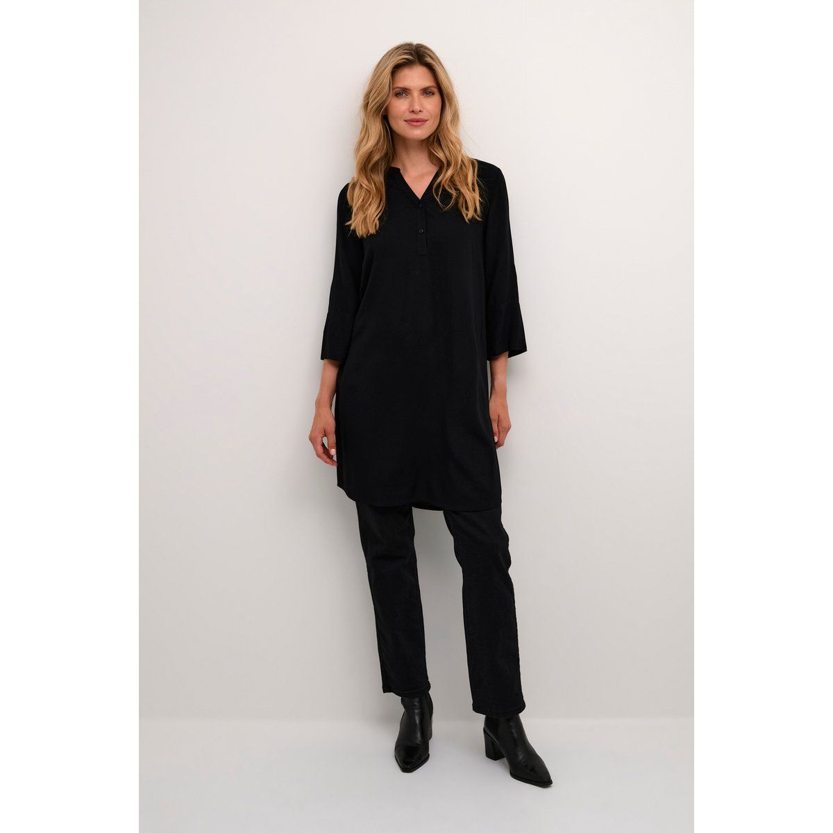Minimalistische Henley-Tunika aus Viskose