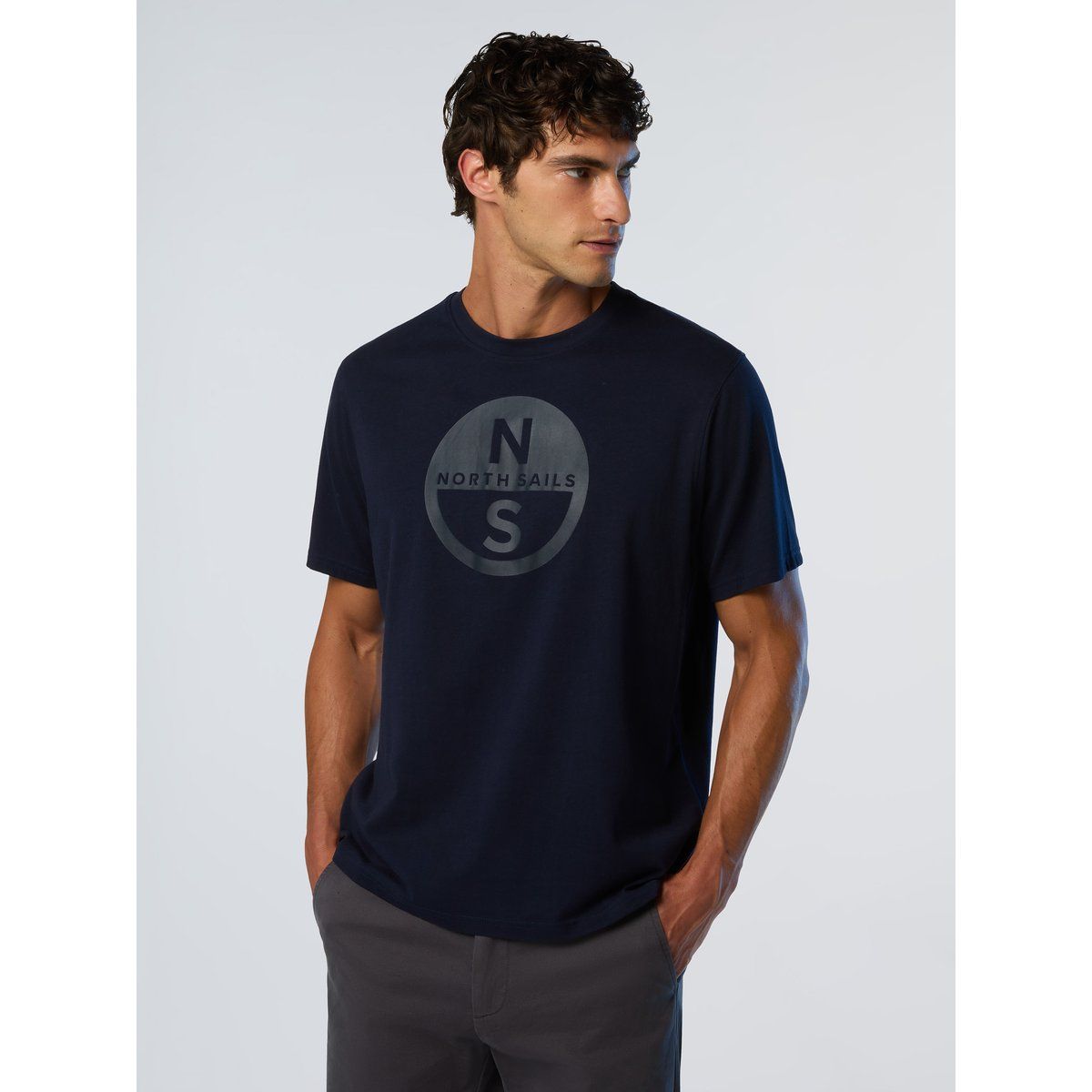 Rundhals-T-Shirt mit rundem Logo