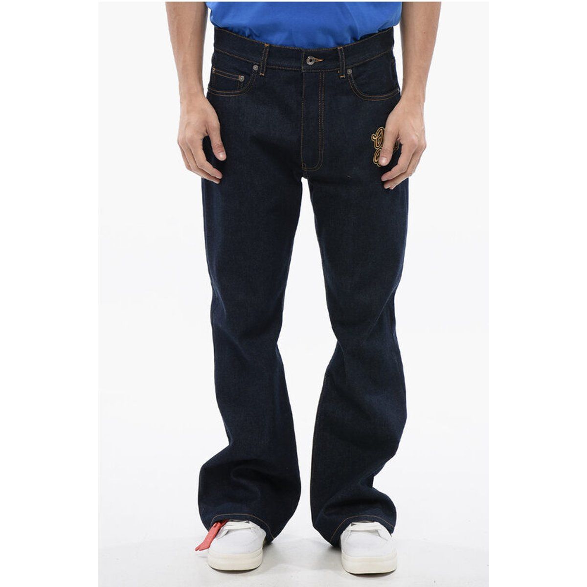 Jeans mit ausgestelltem Bein und Stickerei