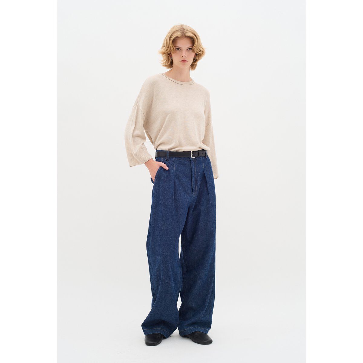 Weite Jeans mit Bundfalten