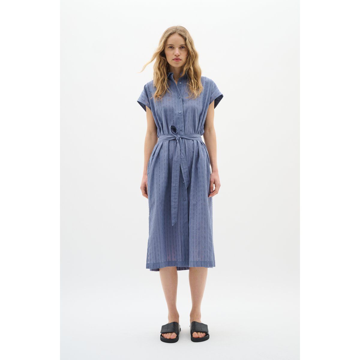 Hemdblusenkleid in Midilänge mit Gürtel