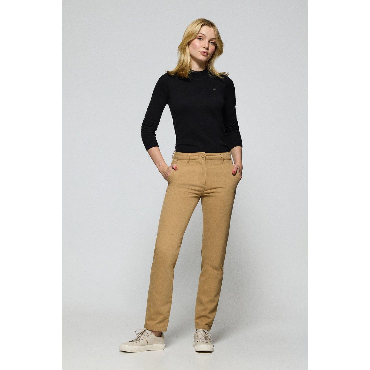 Damen Slim-Fit Chinohose Sandfarben