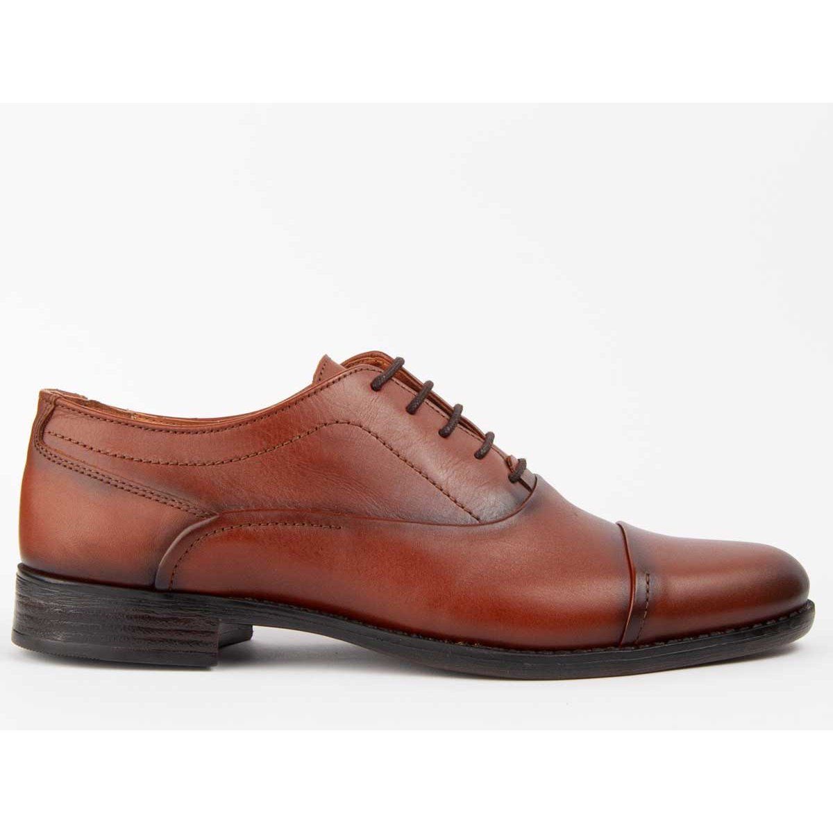 Klassischer Oxford-Lederschuh
