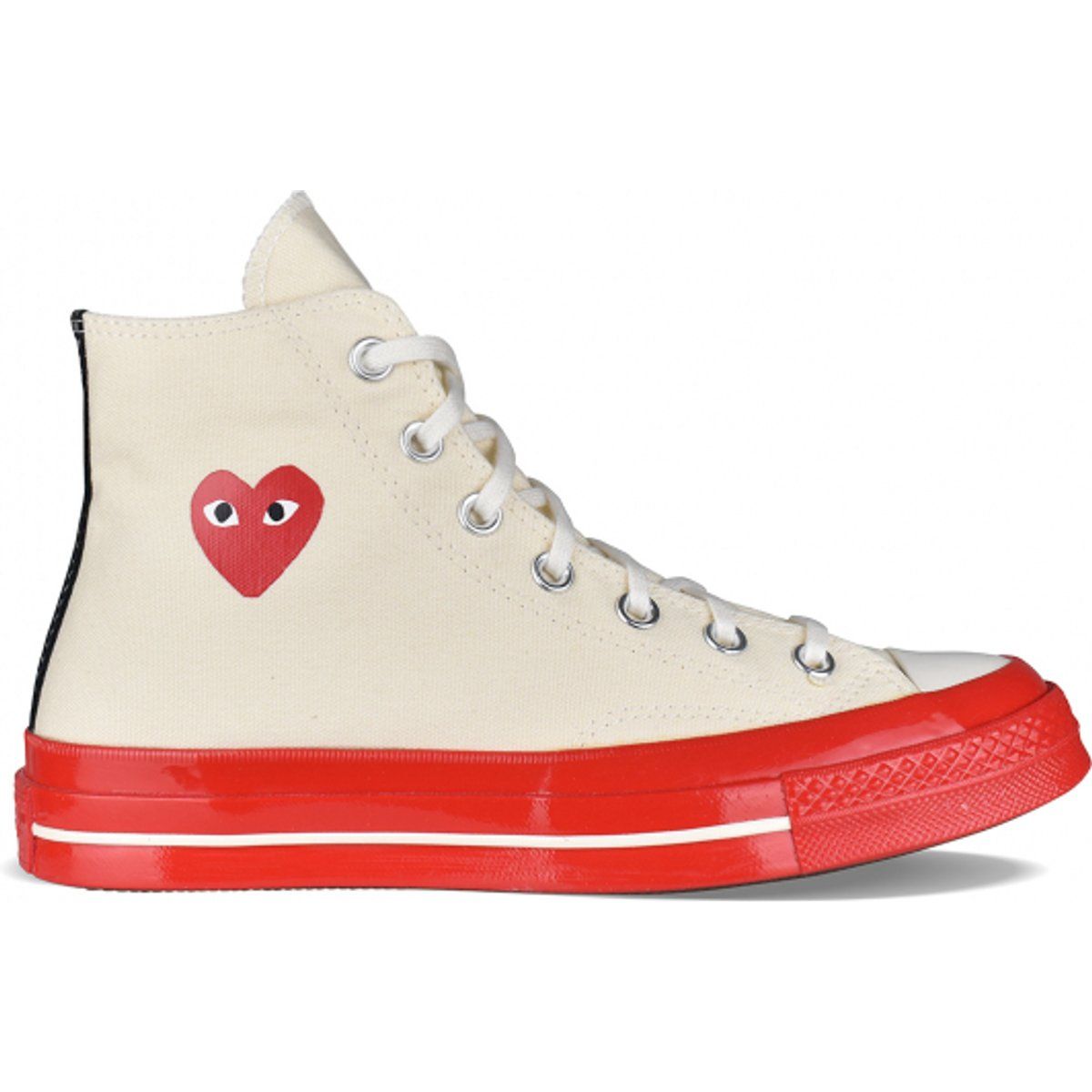 Hohe Turnschuhe mit Herzlogo