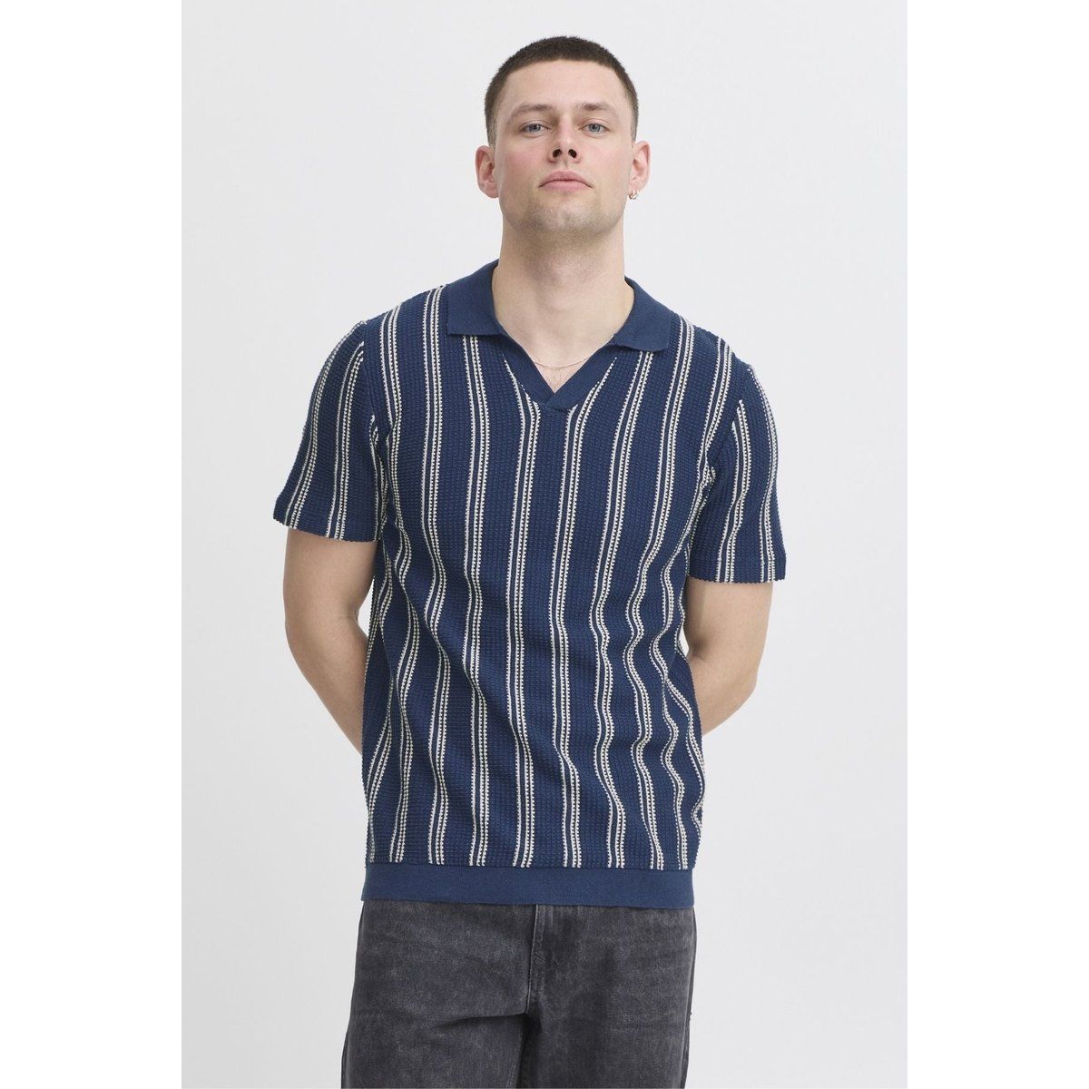 Gestreiftes Strickpolohemd in Blau