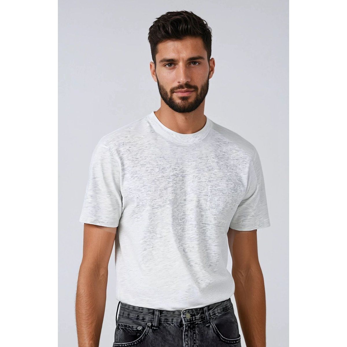 T-Shirt mit Rundhalsausschnitt und Tasche