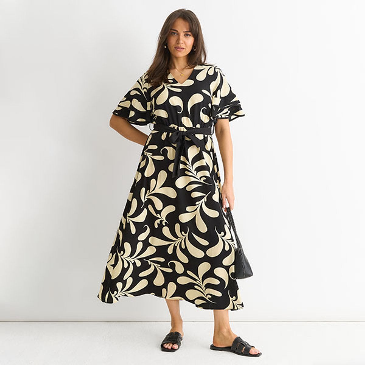Geblümtes Midi-Kleid mit elastischer Taille