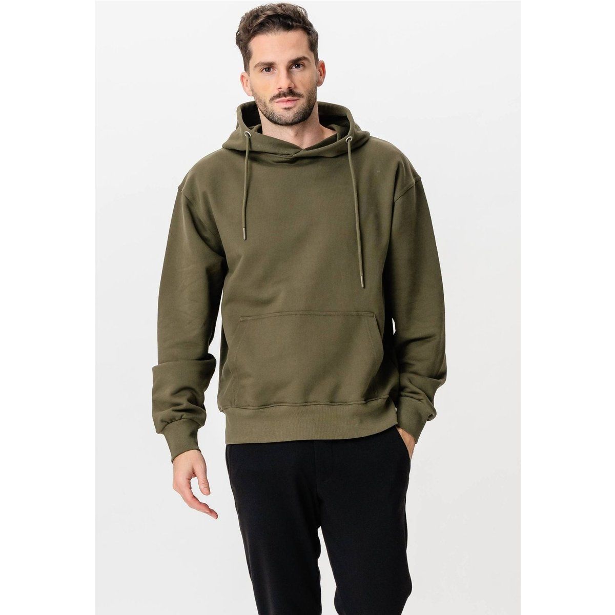 Schwerer olivgrüner Kapuzenpullover