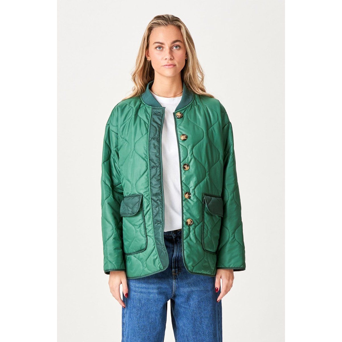 Gesteppte Jacke mit Knöpfen in Grün