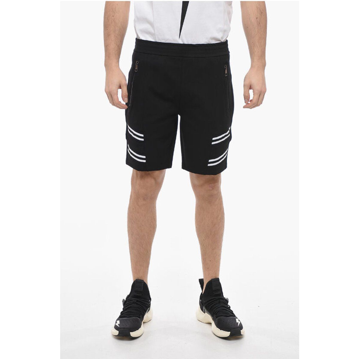 Locker geschnittene Varsity-Shorts mit Streifen