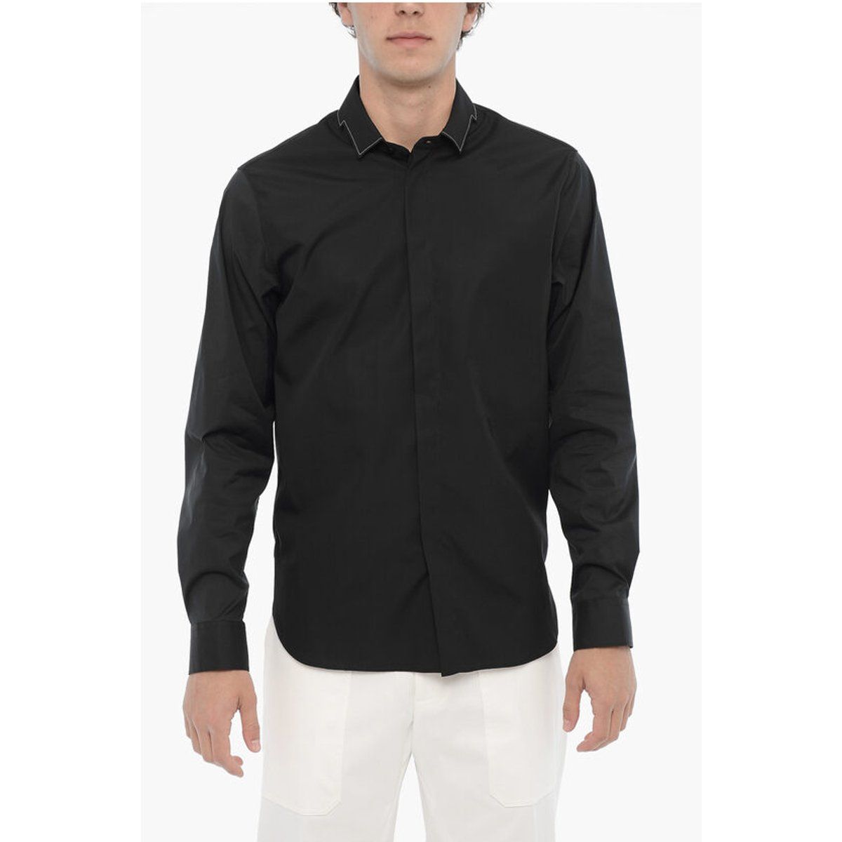 Schmales schwarzes Button-Down-Hemd