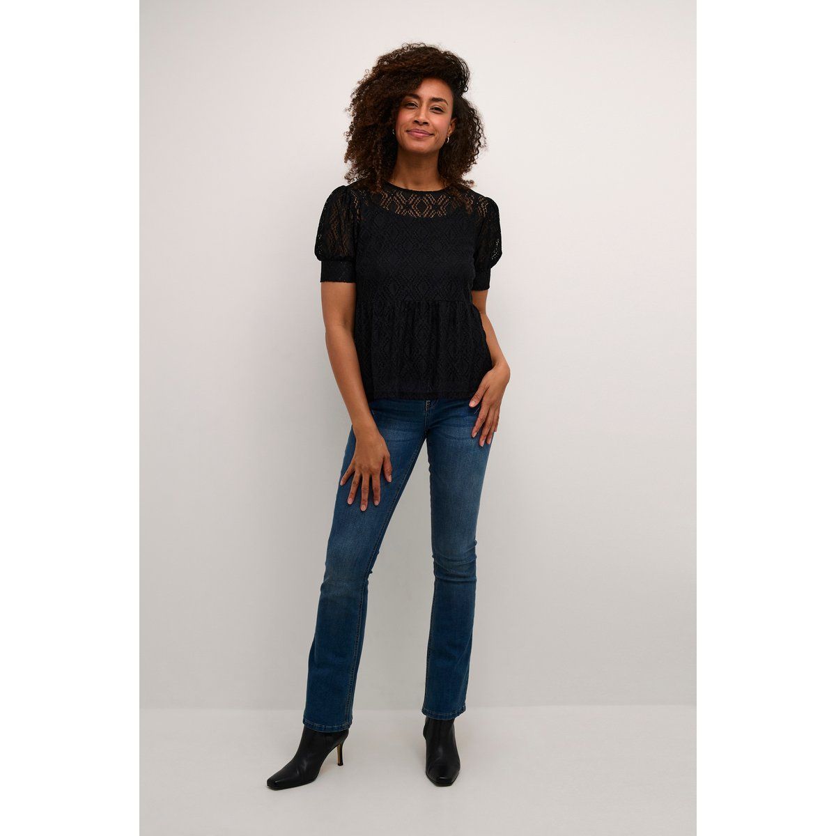 Kurzarm-Bluse Feminine black