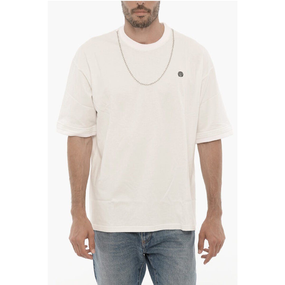 Weißes Oversize-T-Shirt mit Kette