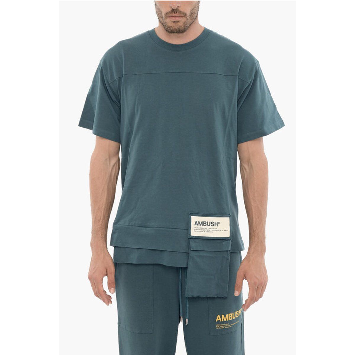 Einfarbiges Rundhals-T-Shirt mit Tasche
