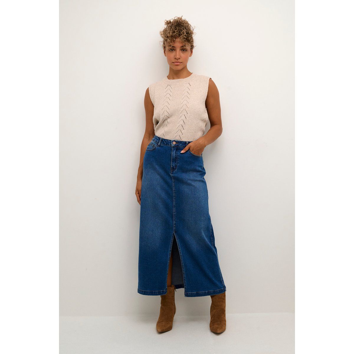 Klassischer Denim-Midi-Rock mit Schlitz