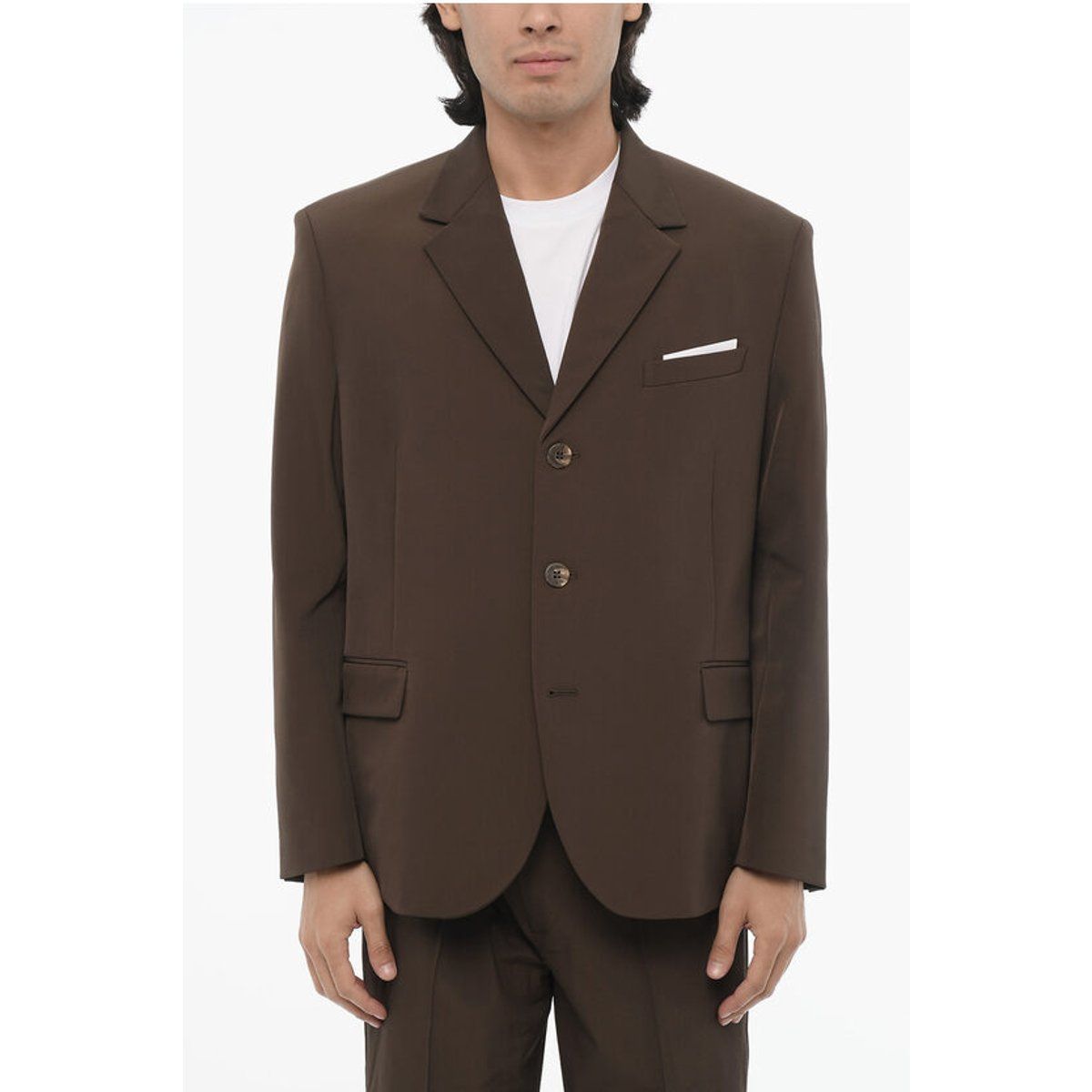 Schmal geschnittener brauner Drei-Knopf-Blazer