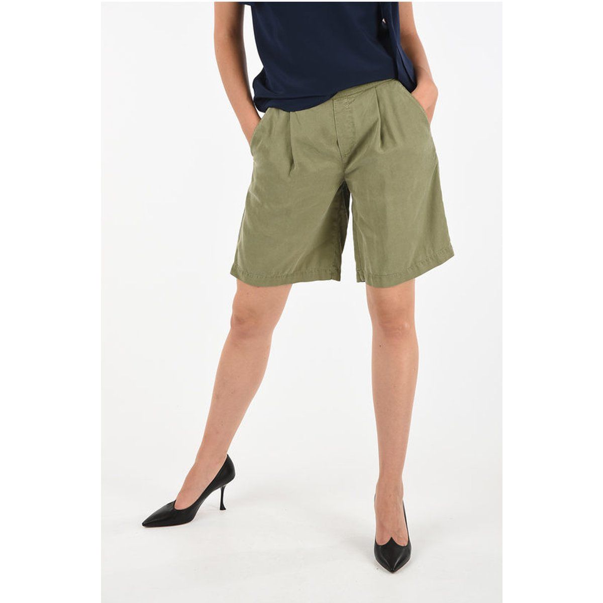 Grüne Bermuda-Shorts mit elastischem Bund und Falten