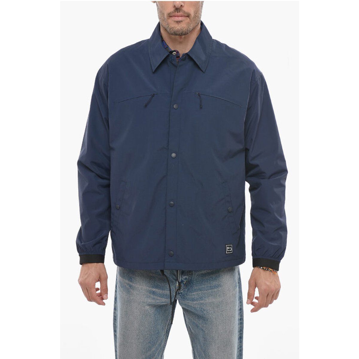 Marineblaue Overshirt-Jacke mit Knöpfen
