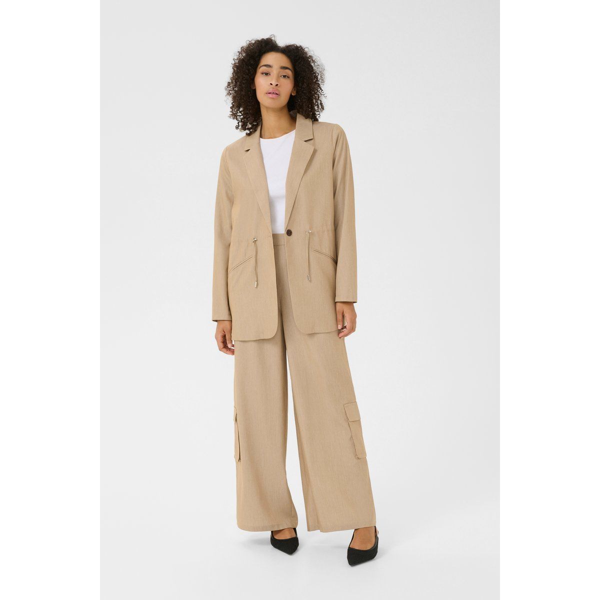 Beiger Blazer mit lockerer Passform