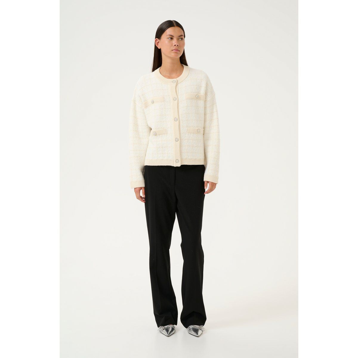 Cremefarbene Strickjacke im Oversize-Schnitt