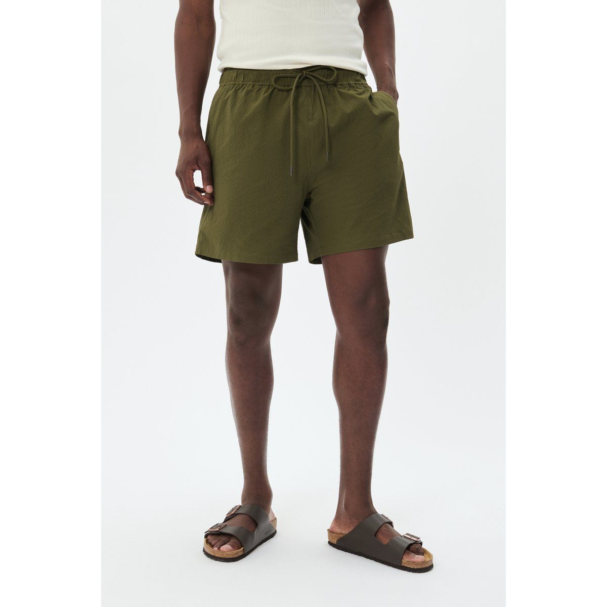Olive Shorts mit Kordelzug und Relaxed Fit