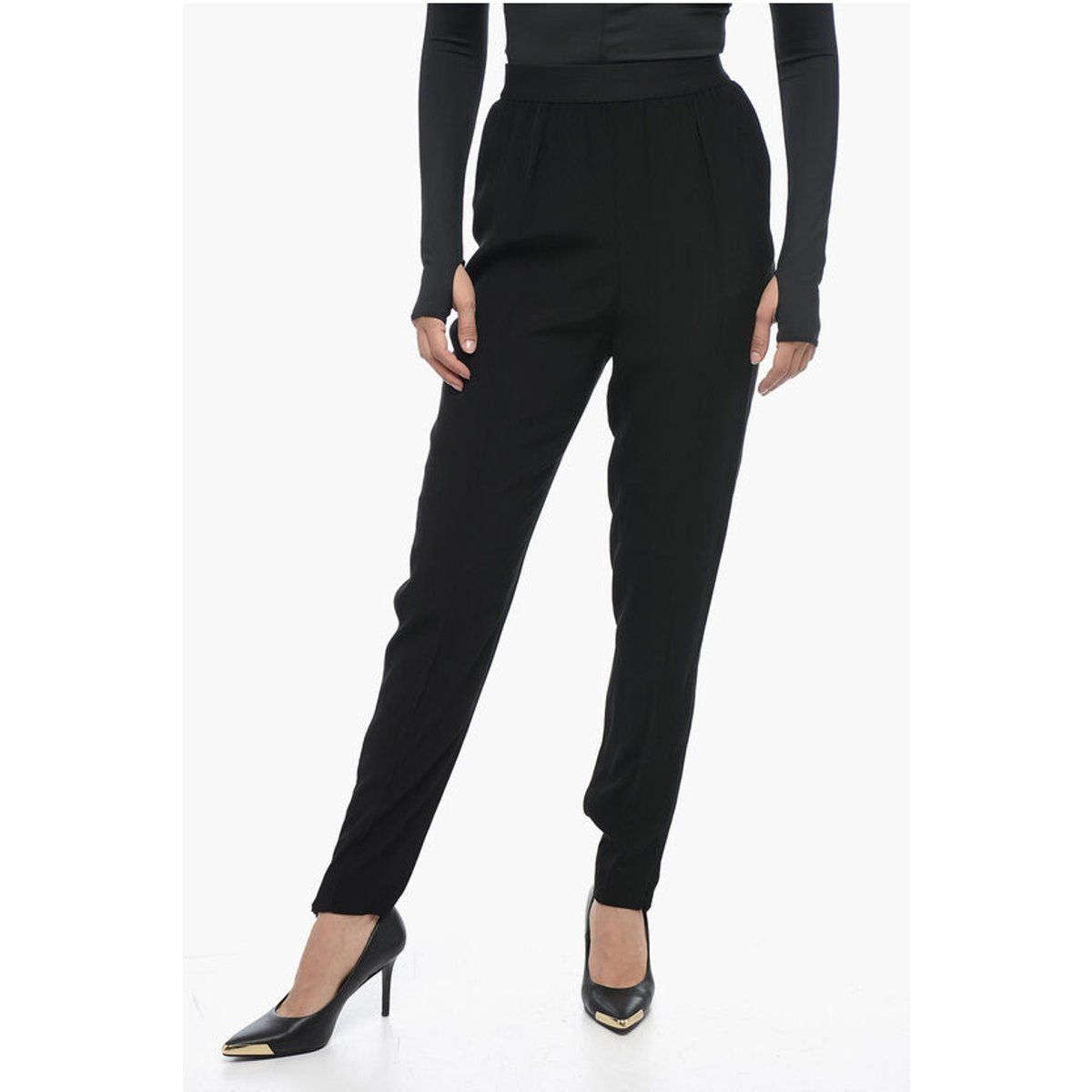 Schwarze, schmal zulaufende Hose mit Gummibund