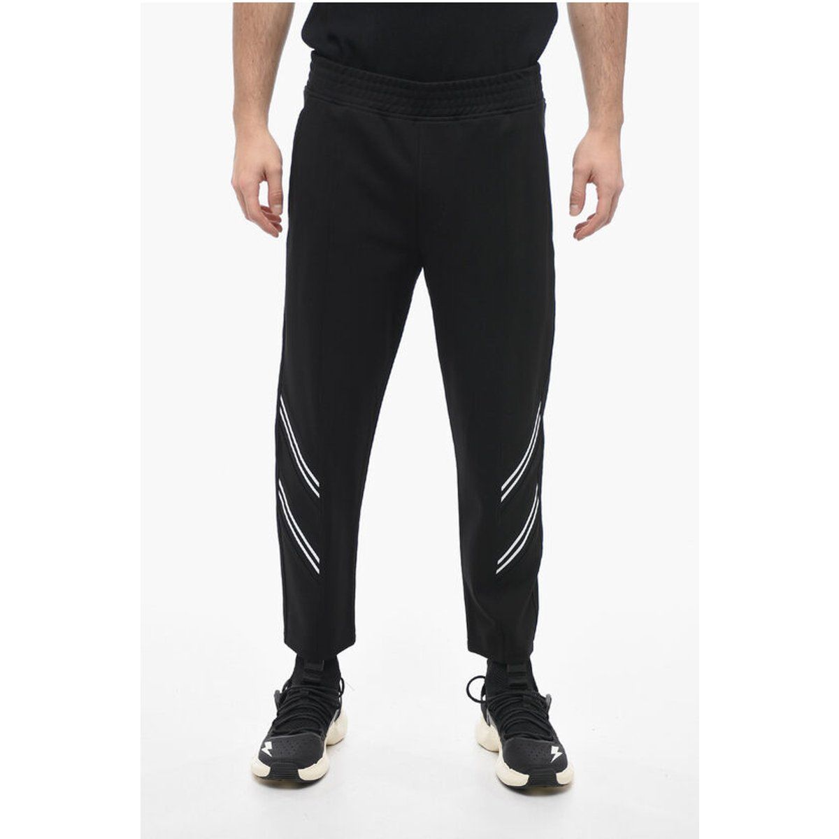 Schmal geschnittene Sport-Jogginghose mit Bundfalte