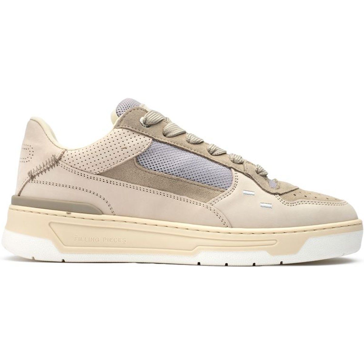 Moderne Low-Top-Sneaker aus Materialmix