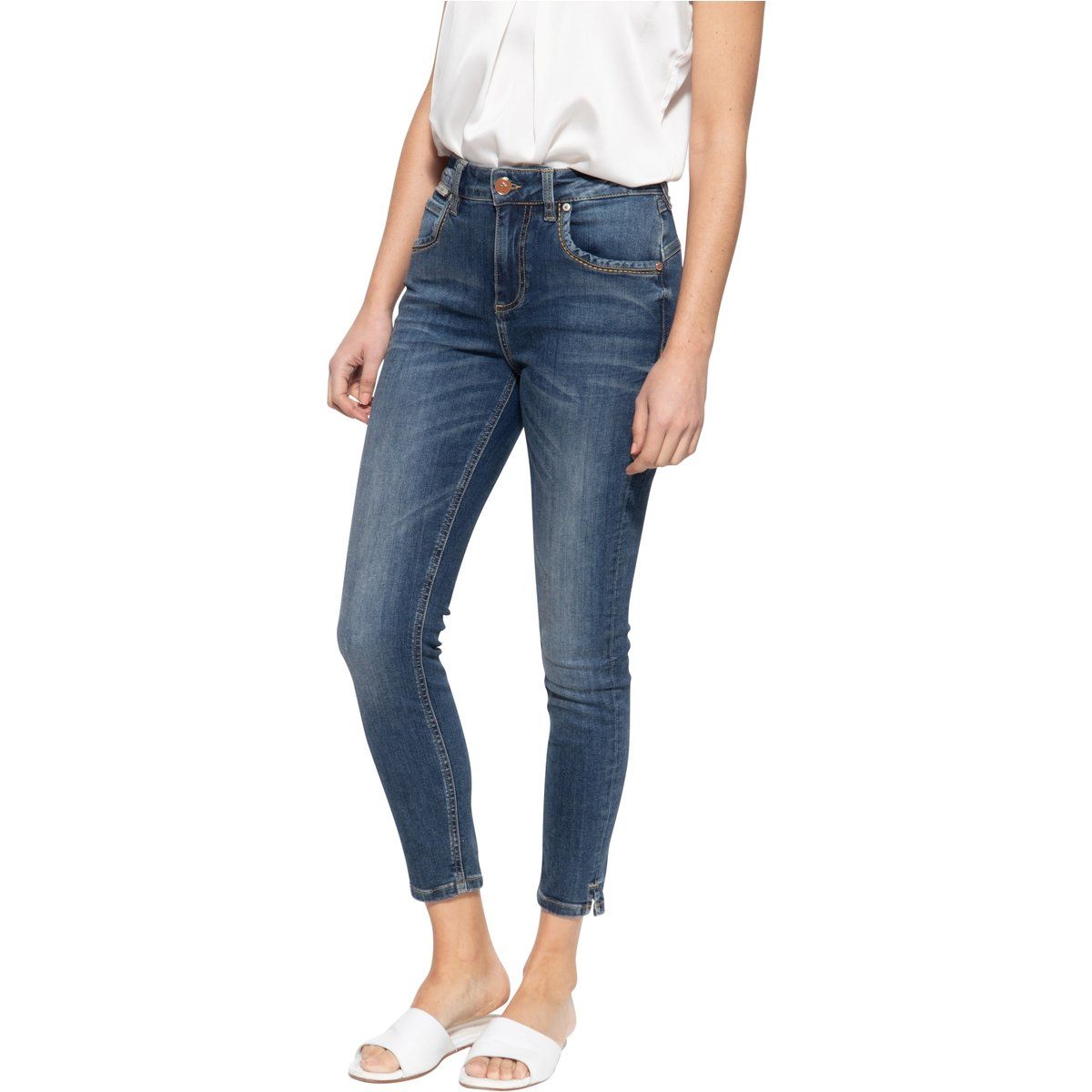 Schmal geschnittene High Waist Jeans