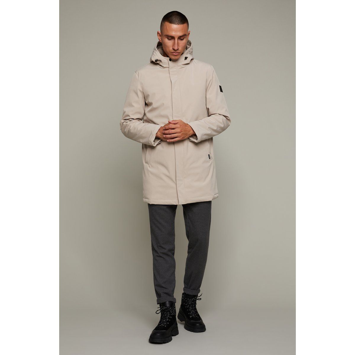 Moderner Parka-Jacke mit gerader Passform und Kapuze