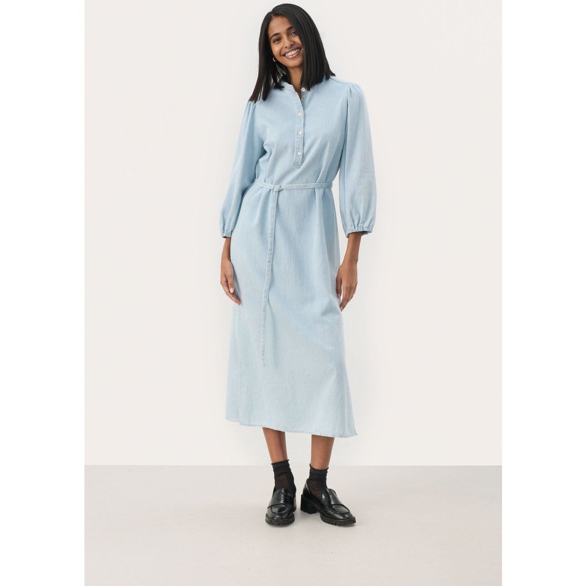 Helles Denim-Midi-Hemdkleid