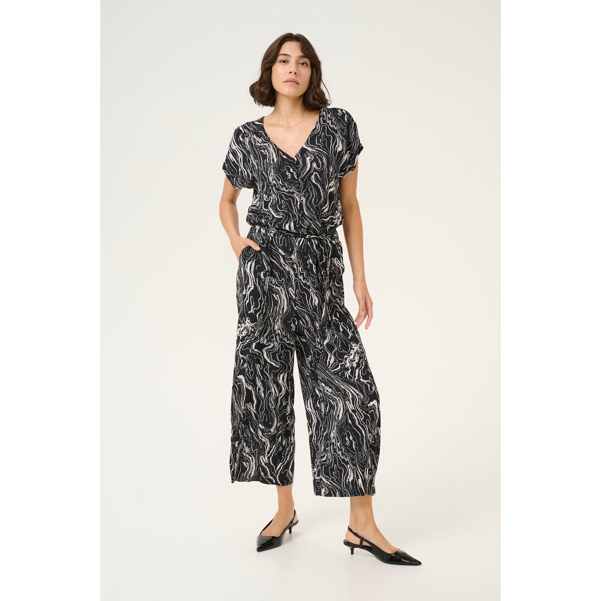 Overall Loose fit black offwhite