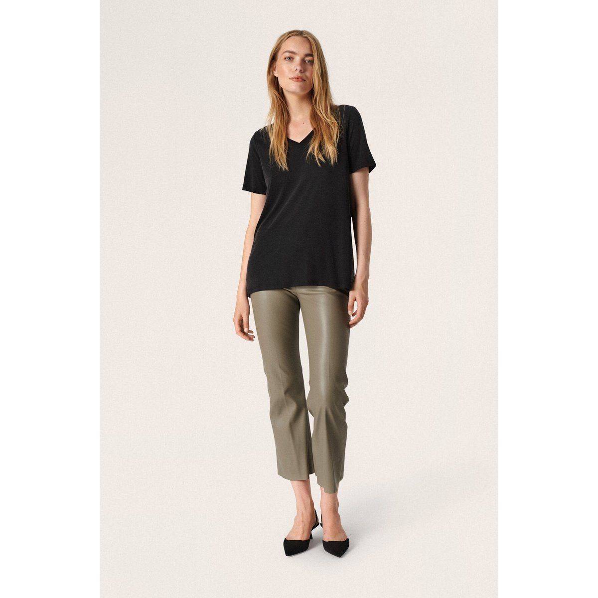 Oversize T-Shirt mit V-Ausschnitt und lockerer Passform