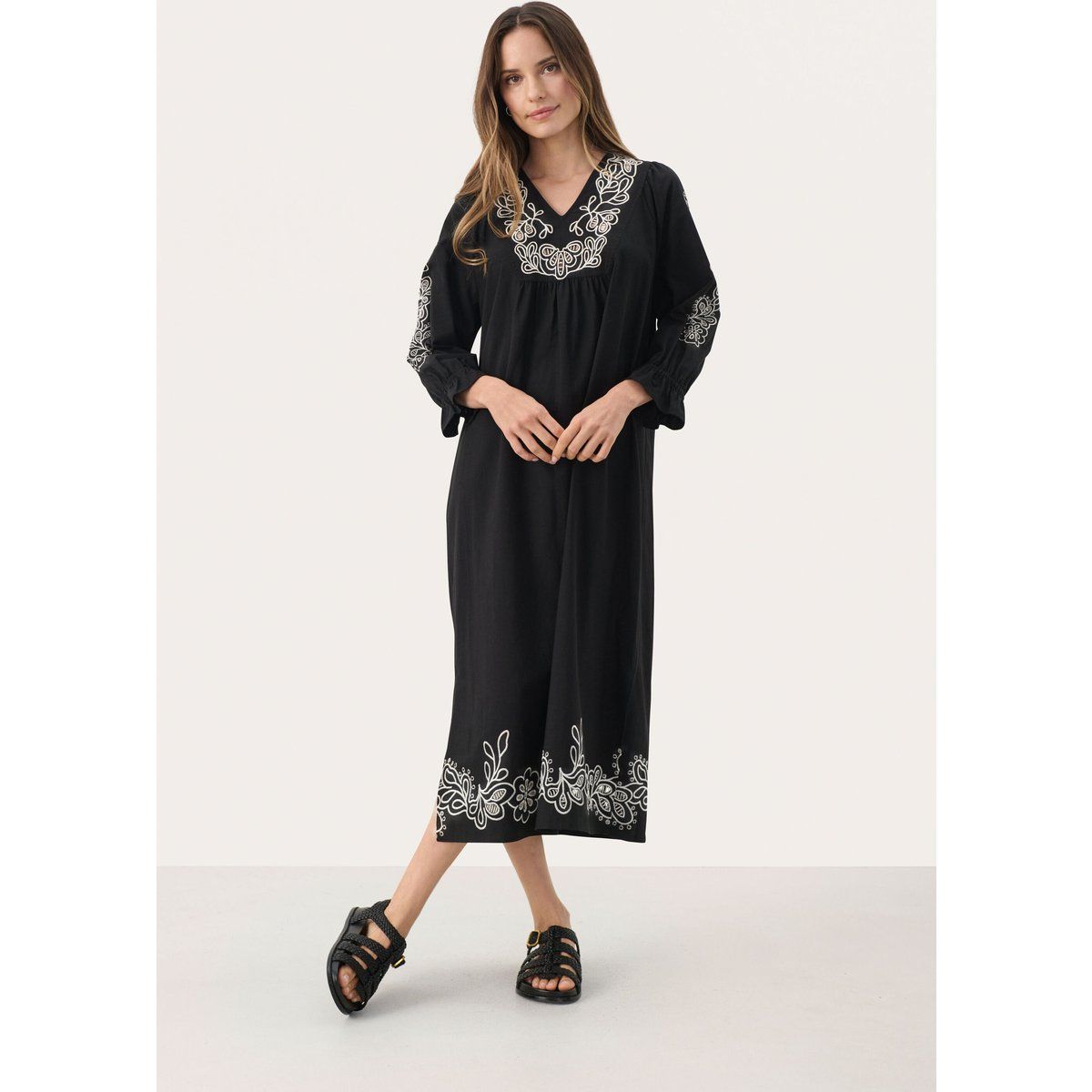 Besticktes Midikleid aus Leinenmischung
