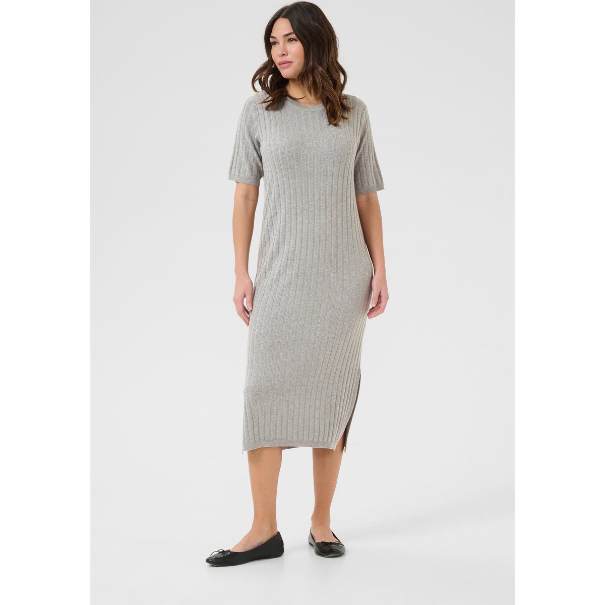 Geripptes Strick-Midikleid Kurzarm