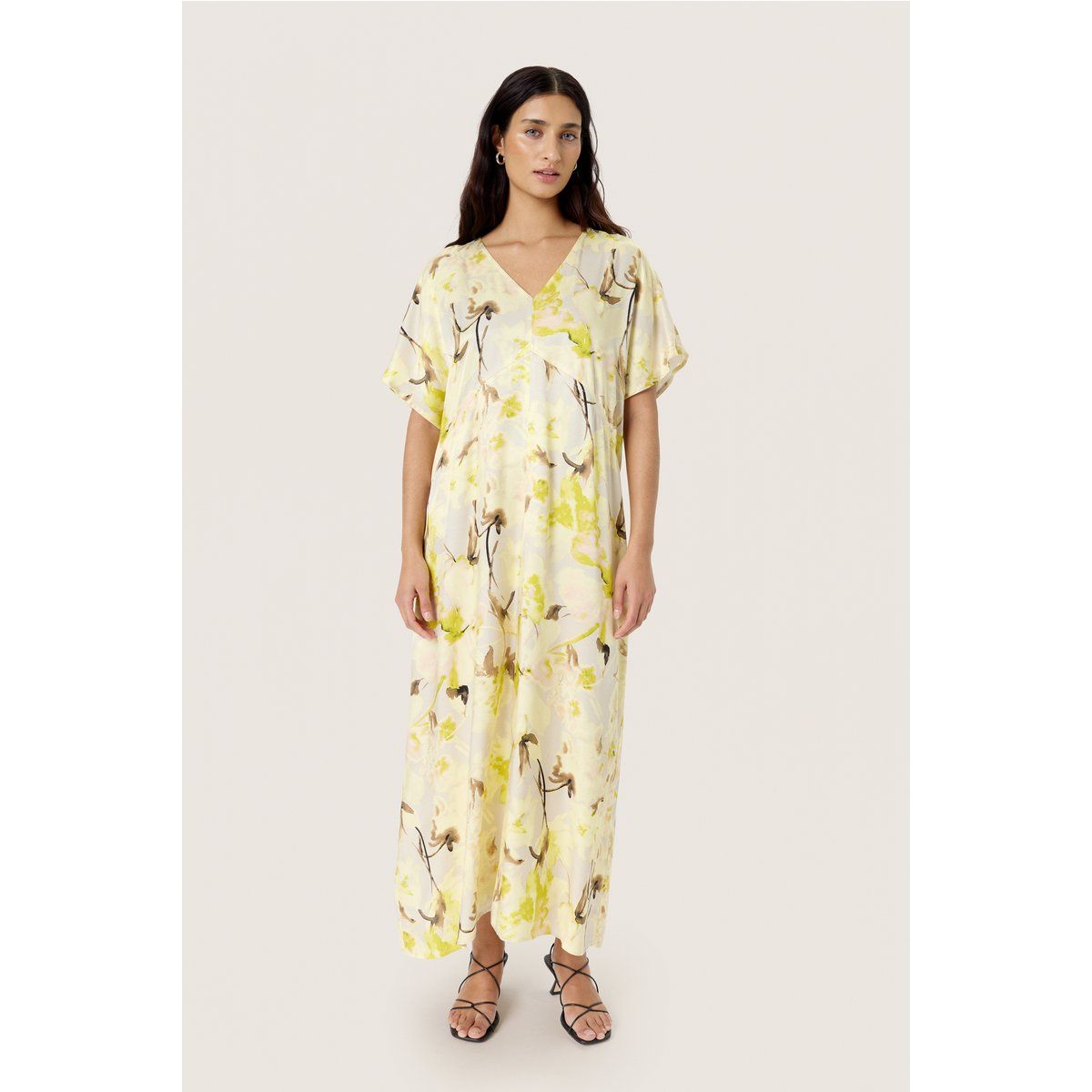 Maxikleid mit Blumenmuster und V-Ausschnitt