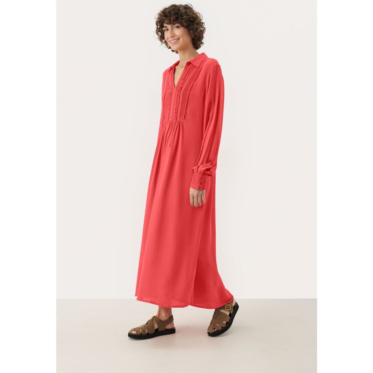 Kleid Relaxed fit Bittersweet red