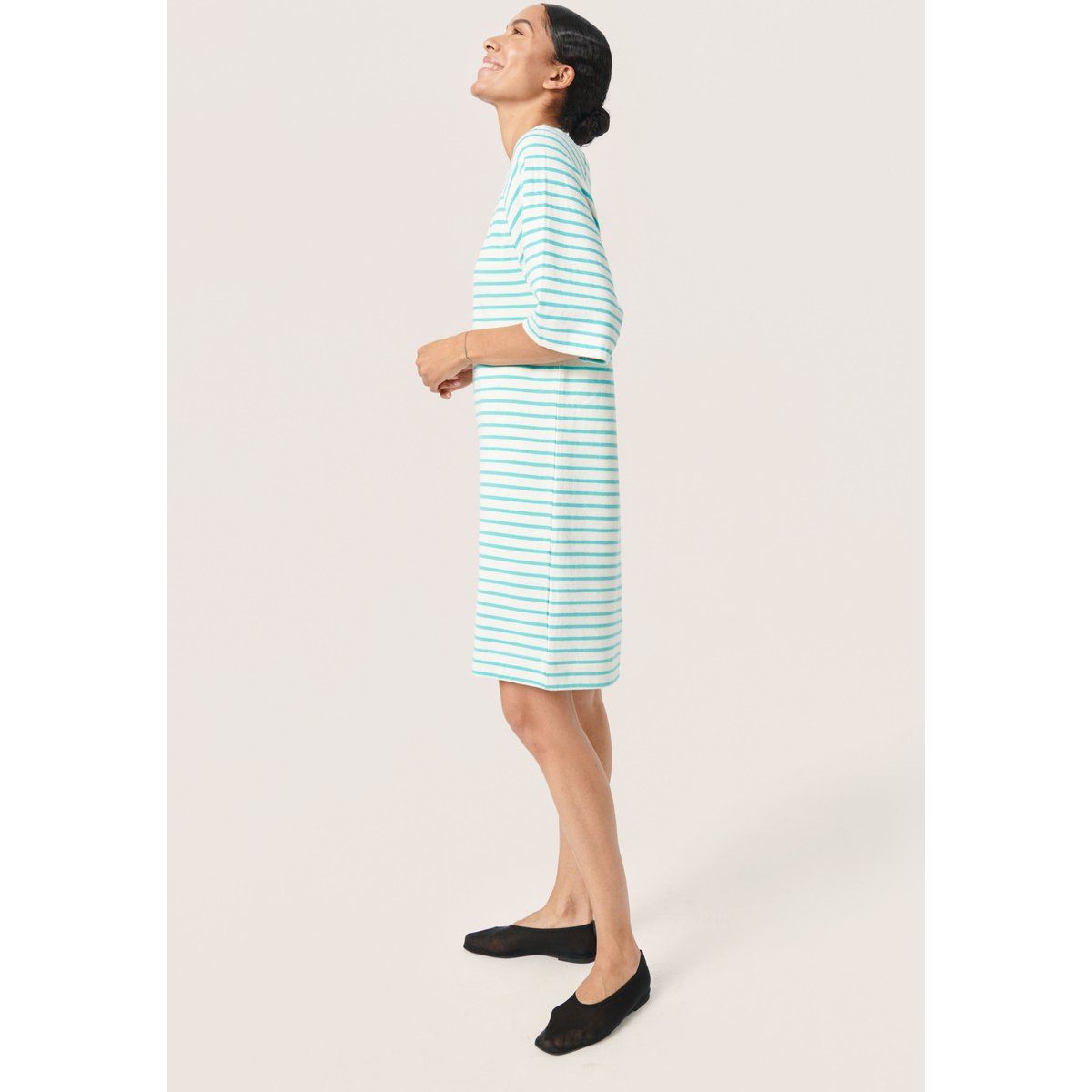 Lässiges gestreiftes T-Shirt Kleid