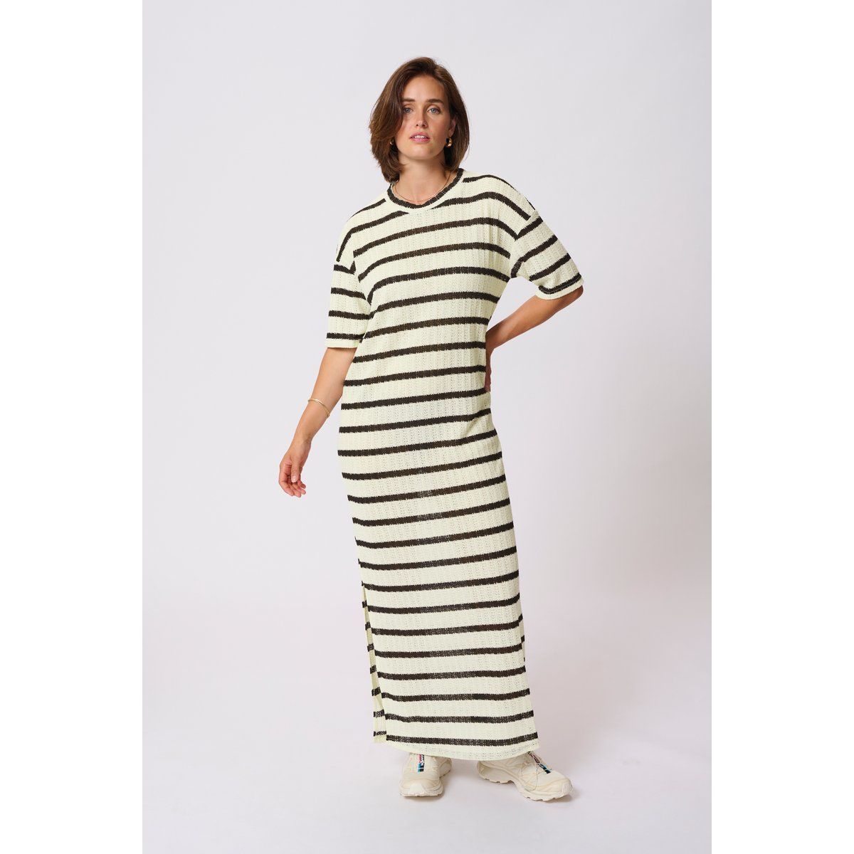 Gestreiftes Strick-Maxi-T-Shirt-Kleid