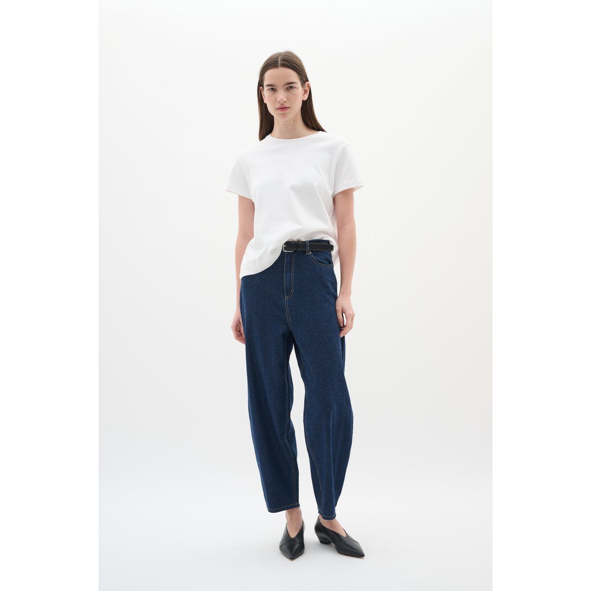 Jeans mit entspannter Passform und gebogenem Bein