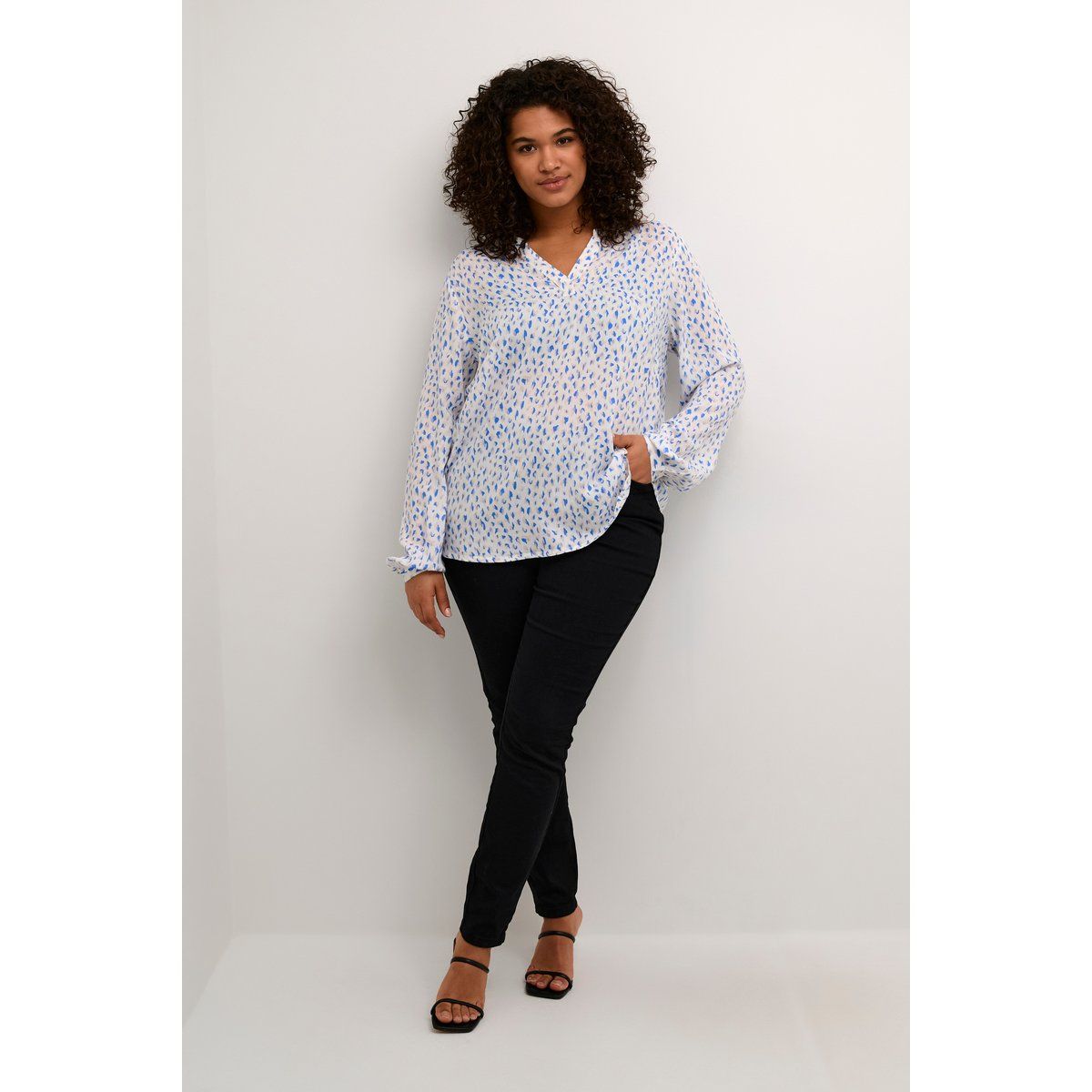 Langarm Bluse mit blauem Punktmuster