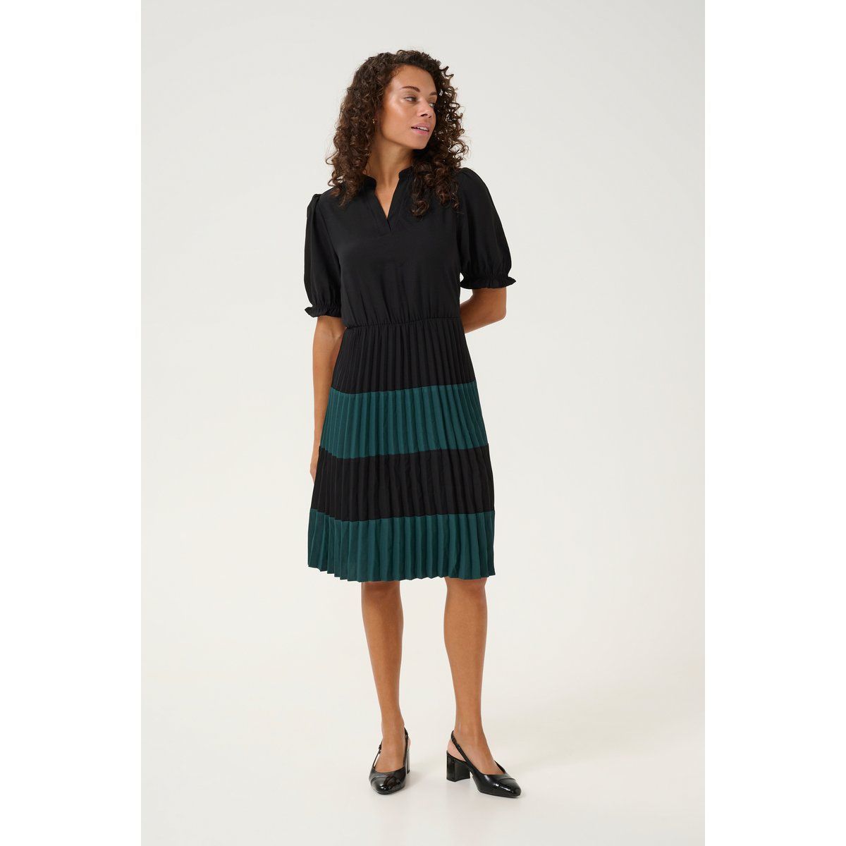 Plissee-Midikleid mit Blockstreifen