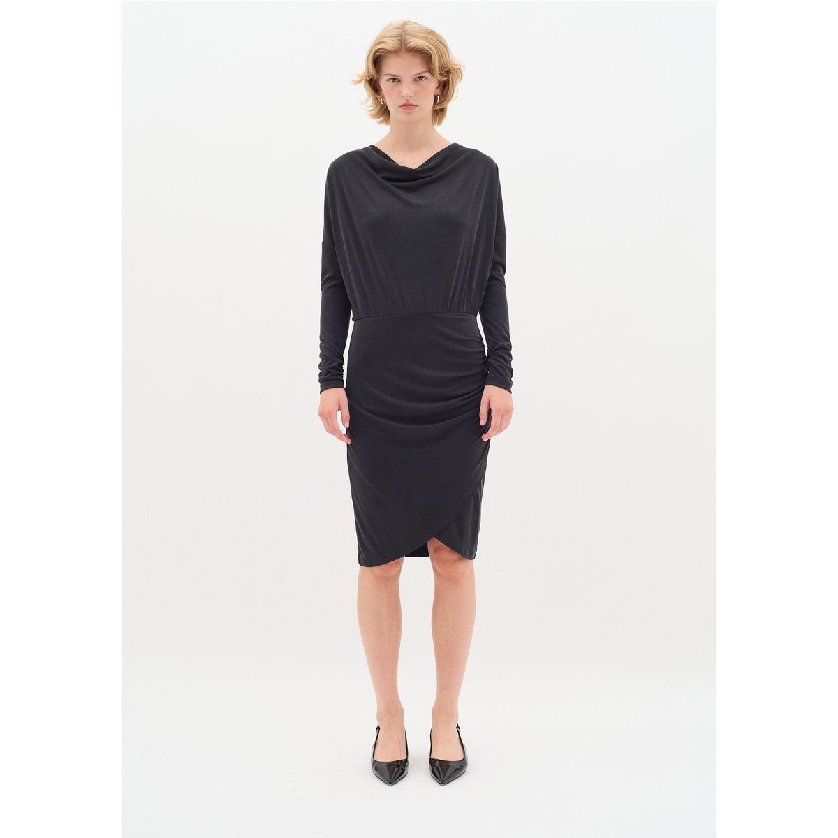 Elegantes schwarzes Jersey-Etuikleid